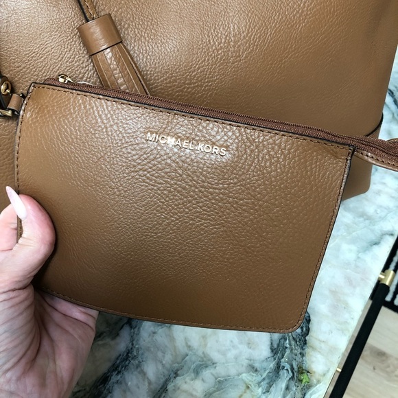 NWT Michael Kors large pebbled leather tote Willie dark tan caramel open top - Picture 5 of 11